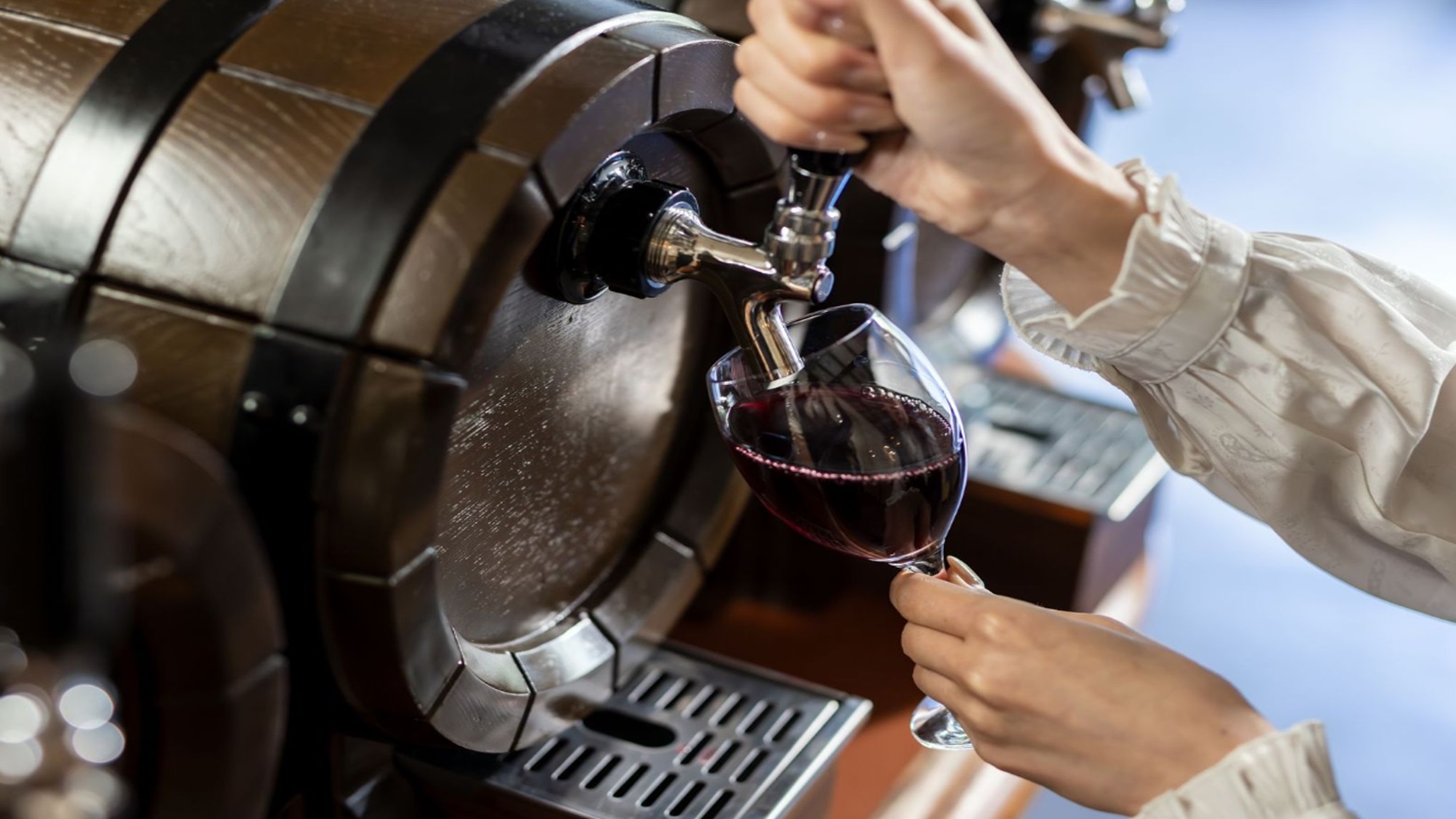 お食事中もアルコールからソフトドリンクまで種類豊富にお楽しみいただけます