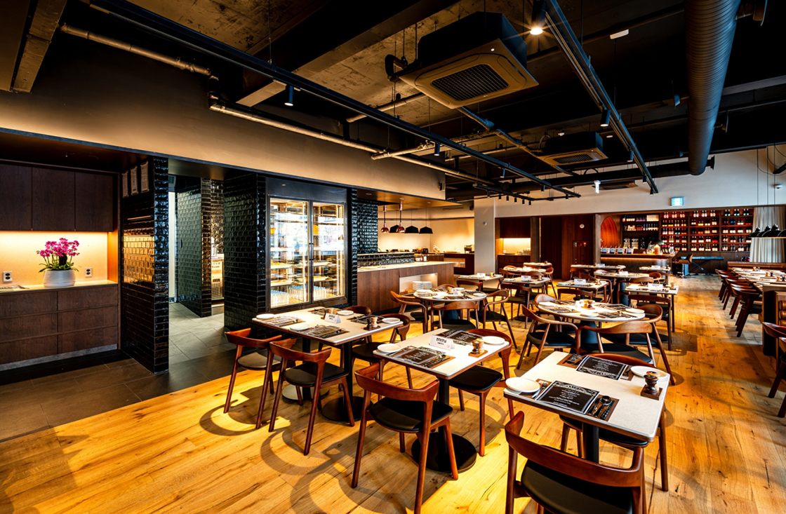 135キッチン＆バー