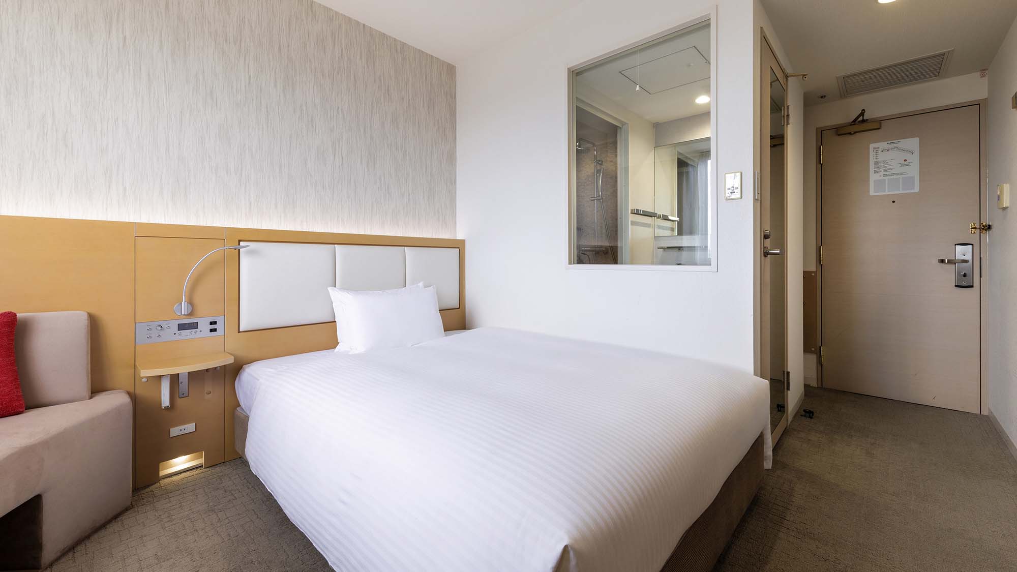 コンフォートシングル　14.6㎡　ベッド幅140cm&times;200cm