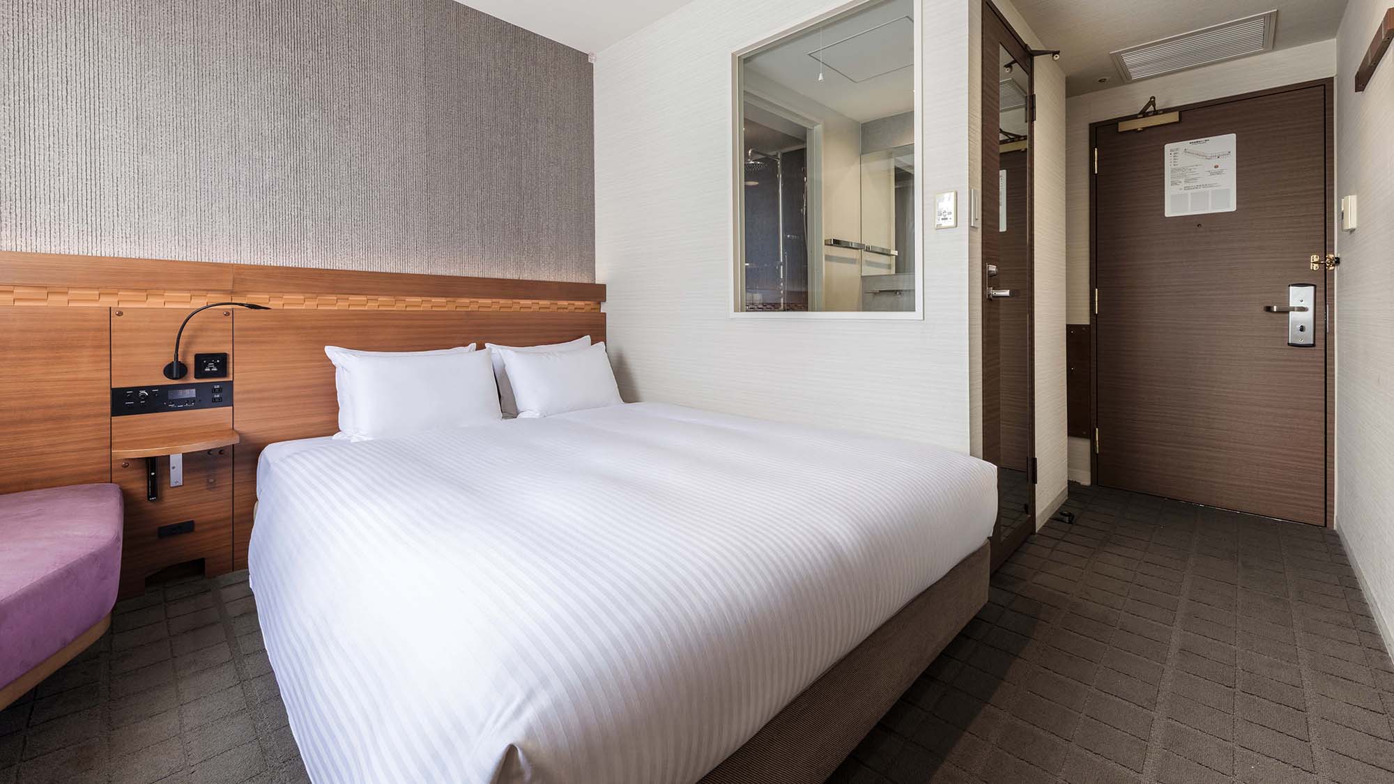 ダブルルーム14.6㎡　ベッド幅160cm&times;200cm