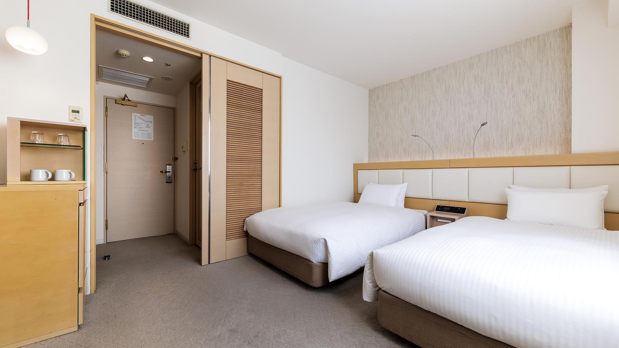 コンフォートツインルーム 21㎡　ベッド幅115cm&times;200cm（２台）【一部カーペットタイプあり】