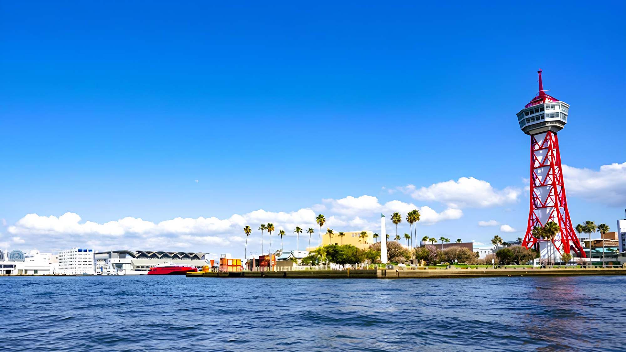 『博多ポートタワー』 博多湾を一望できる展望スポット