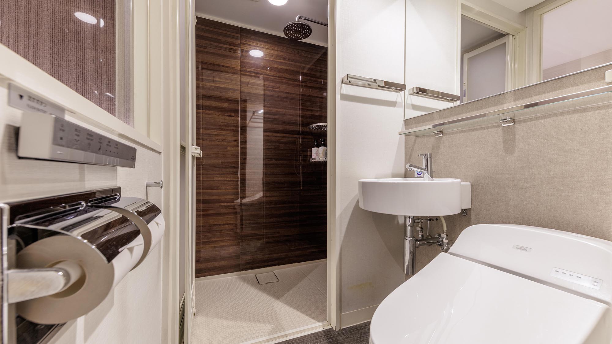 コンフォート・ダブルルームは全室レインシャワー（バスタブ無し）