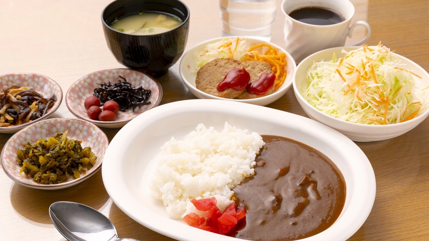 朝食一例（和軽食）人気のカレー