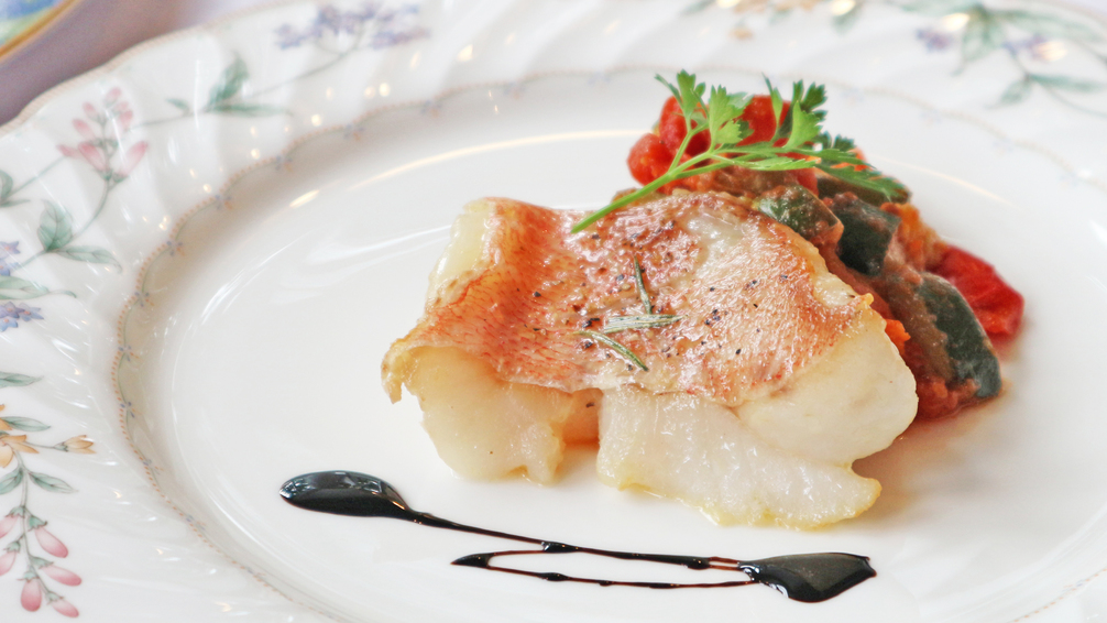 【期間限定・バラ風呂なし】旬の地元食材と手作りのフルコースで味わう口福ステイ【1泊2食】