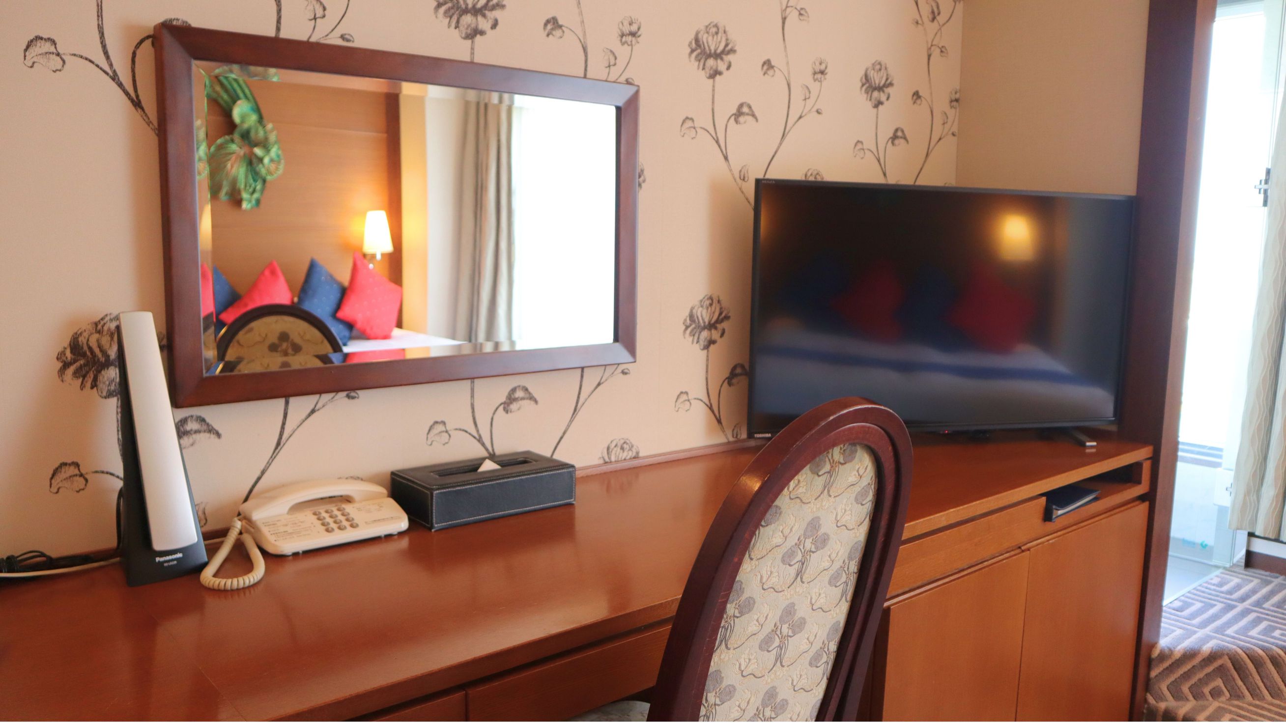 【プレミアダブル　33.4㎡】デスク