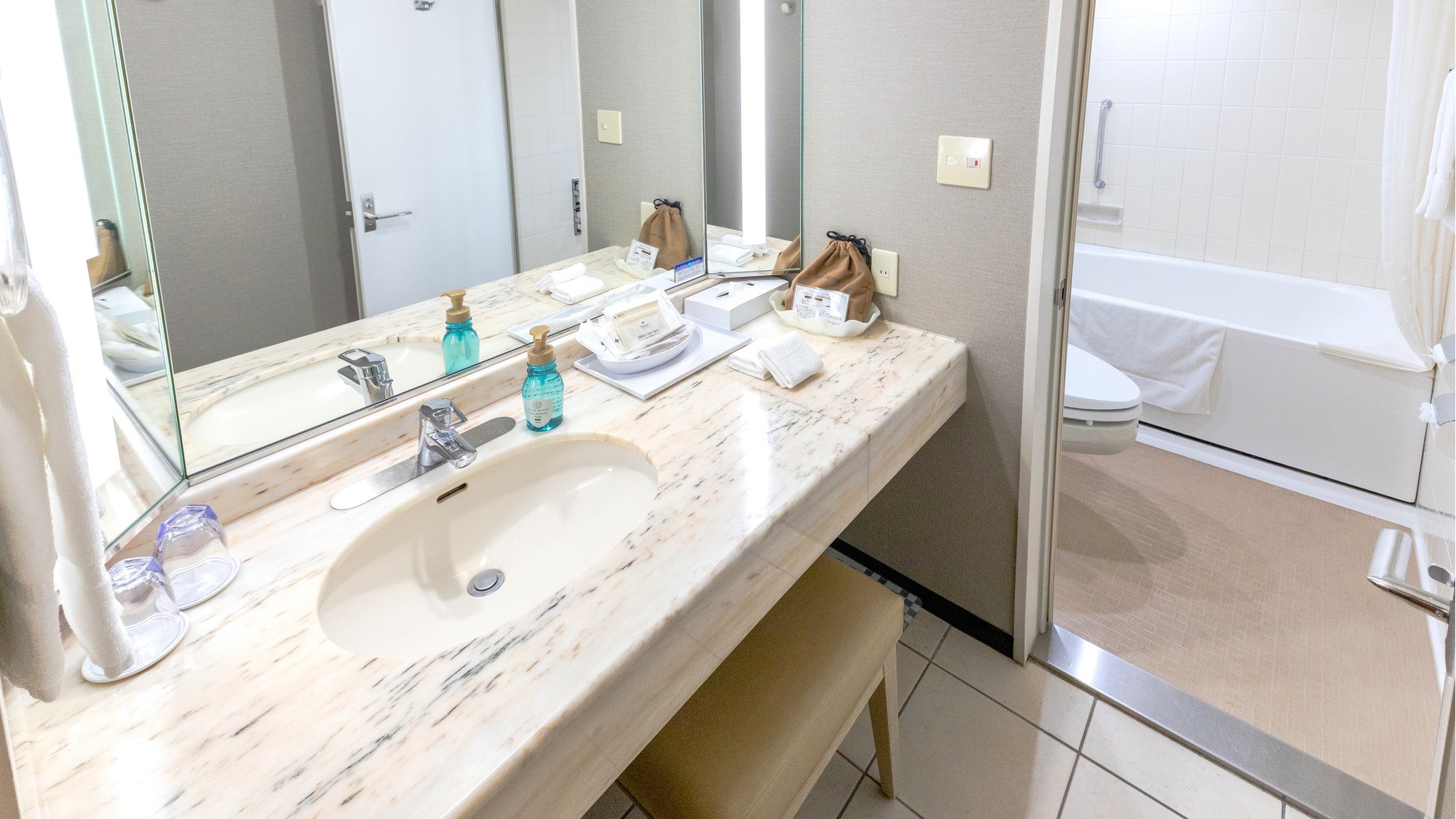 【デラックスダブル】バスルーム