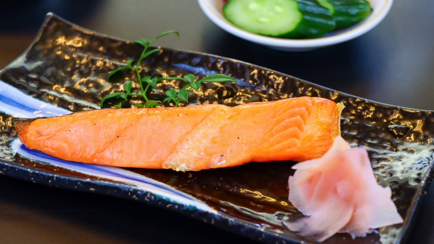 #【朝食】日替わり焼き魚の人気No1はシャケ