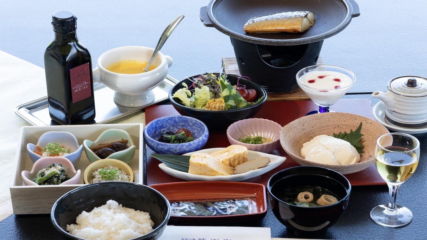 「一泊朝食プラン」夜は【天然温泉】を心行くまで堪能し、朝はフレッシュな朝食を。　【無料駐車場完備】