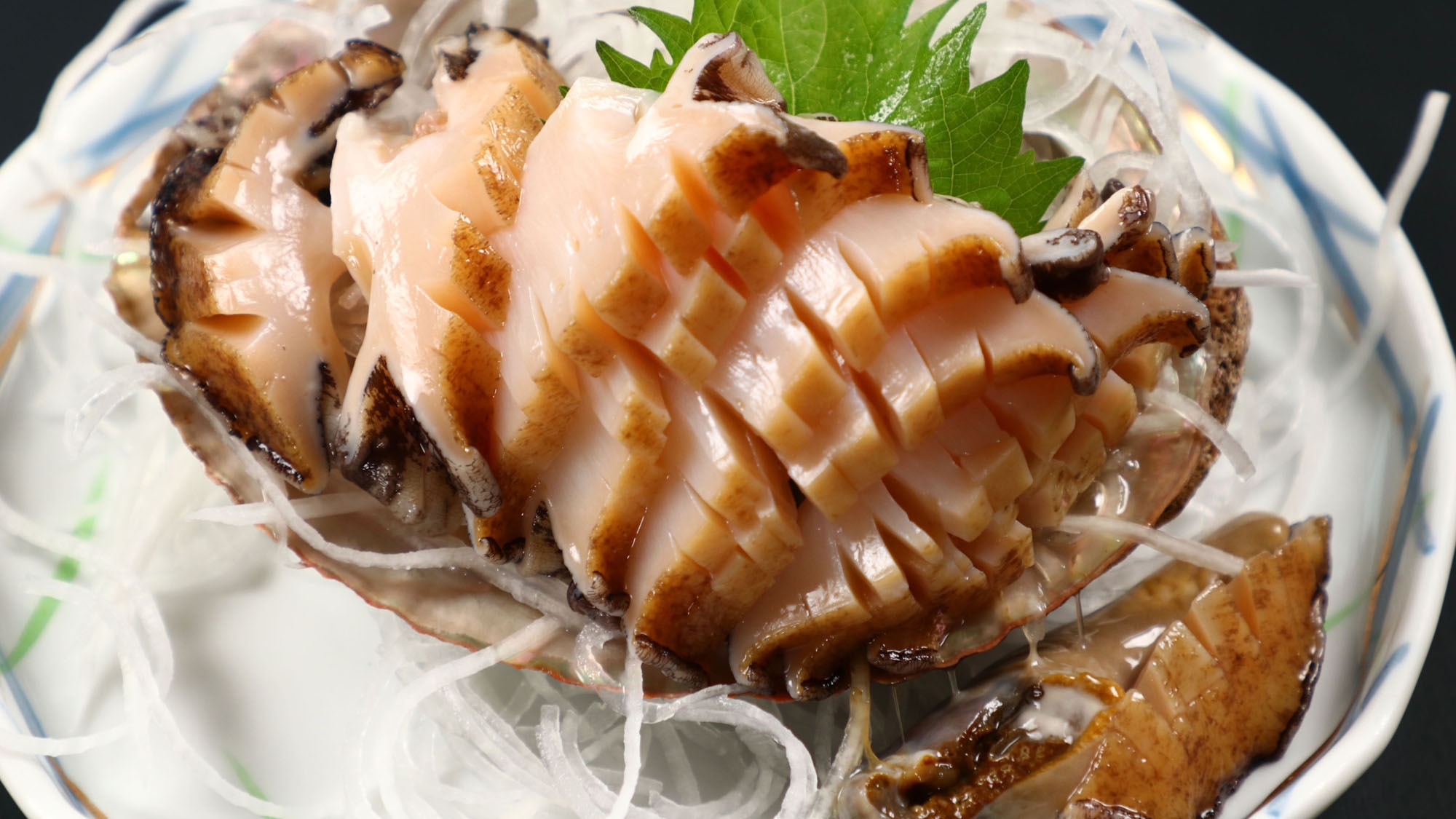 【アワビリーズナブル】アワビ1個調理法チョイス　地魚活造り　海鮮料理　和牛すき焼きと[1泊2食付]