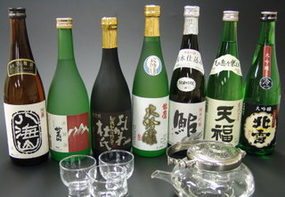 焼酎は本場九州より有名処を各種取り揃えております。