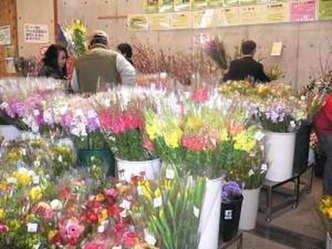 道の駅　富楽里人気の切花コーナー