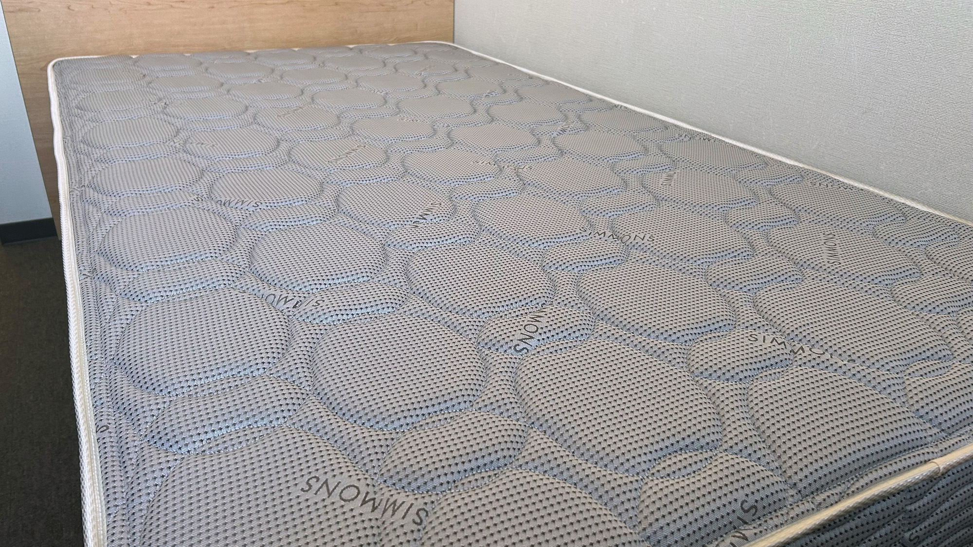 【シングル】シモンズマットレス導入いたしました！