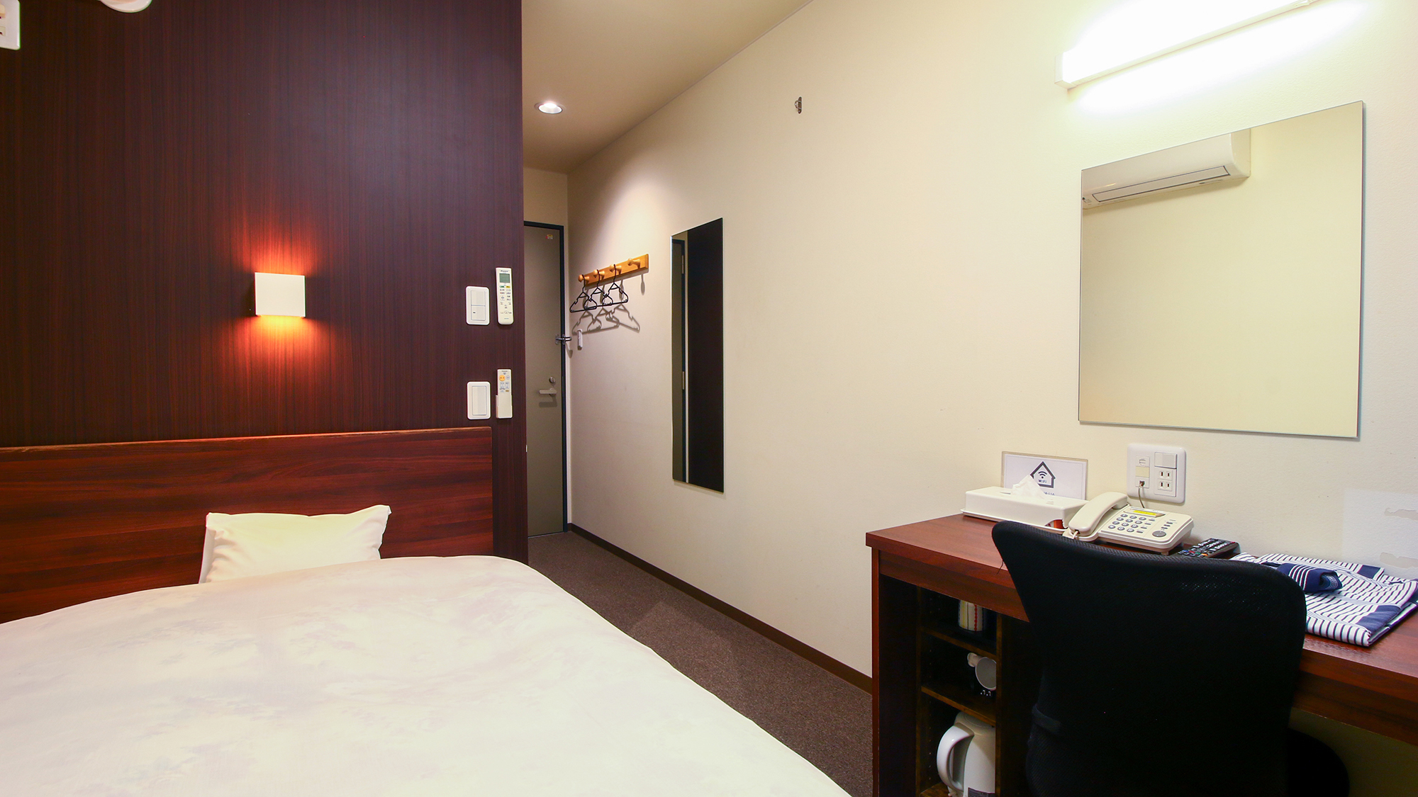 #【洋室シングル】全室シモンズのマットレスを導入いたしました