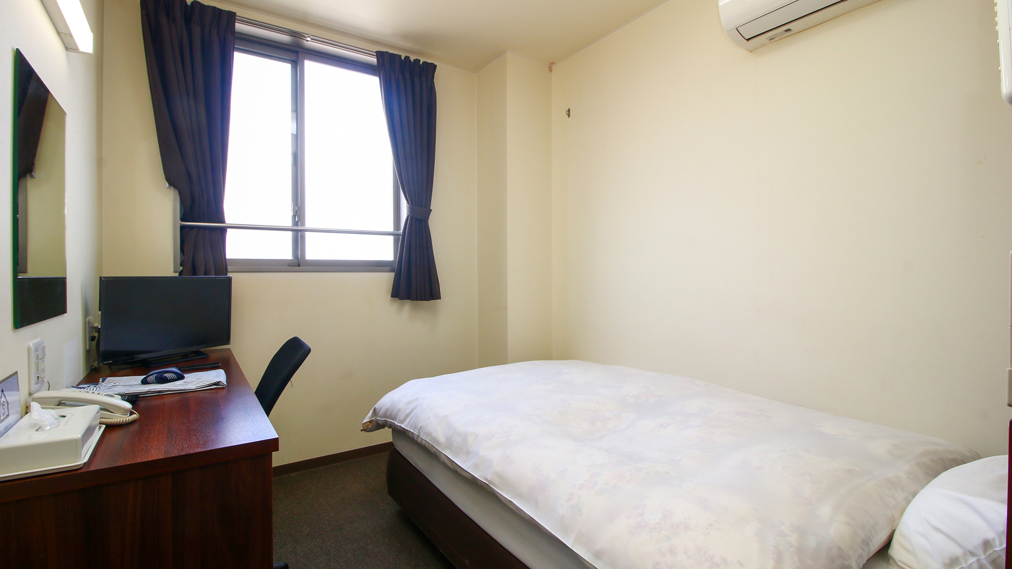 #【洋室シングル】ゆったりと過ごせる快適な広さです！