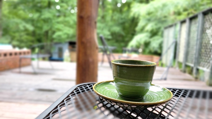 ウッドデッキでのんびりコーヒー