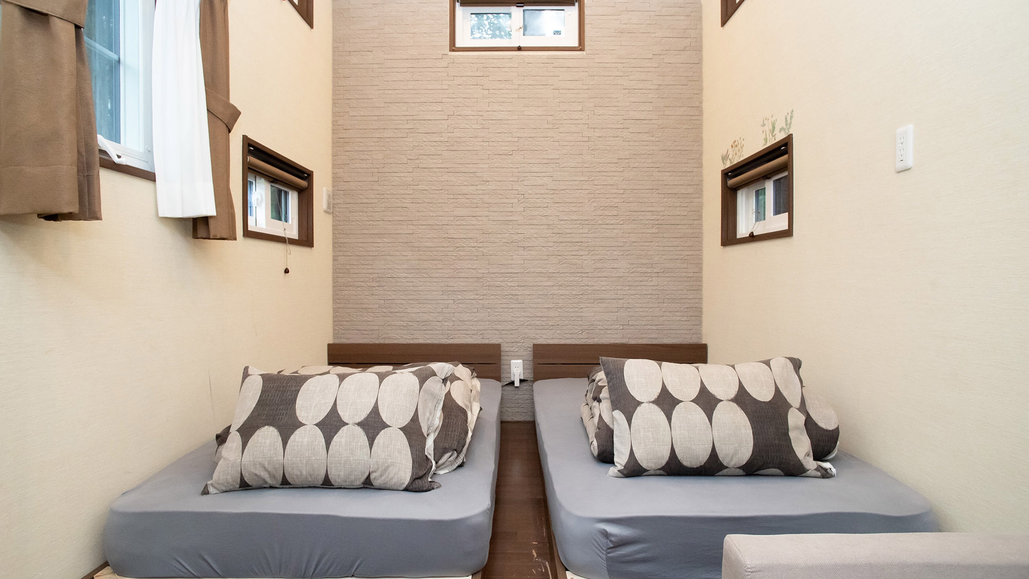 ジャーニー（ハイグレードトレーラーハウス ルーフバルコニー、ユニットバス、エアコン・床暖房付き）