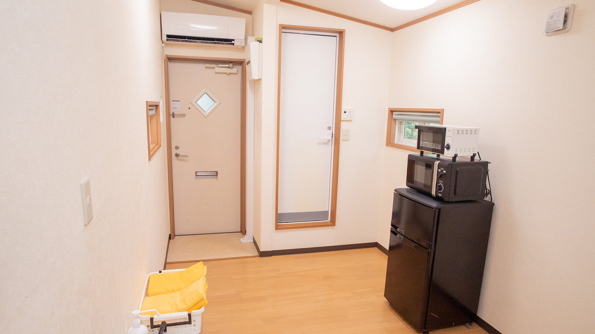 ・【トレーラーハウス　コンフォートキャビン】エアコンを完備。どんな季節でも快適に滞在していただけます