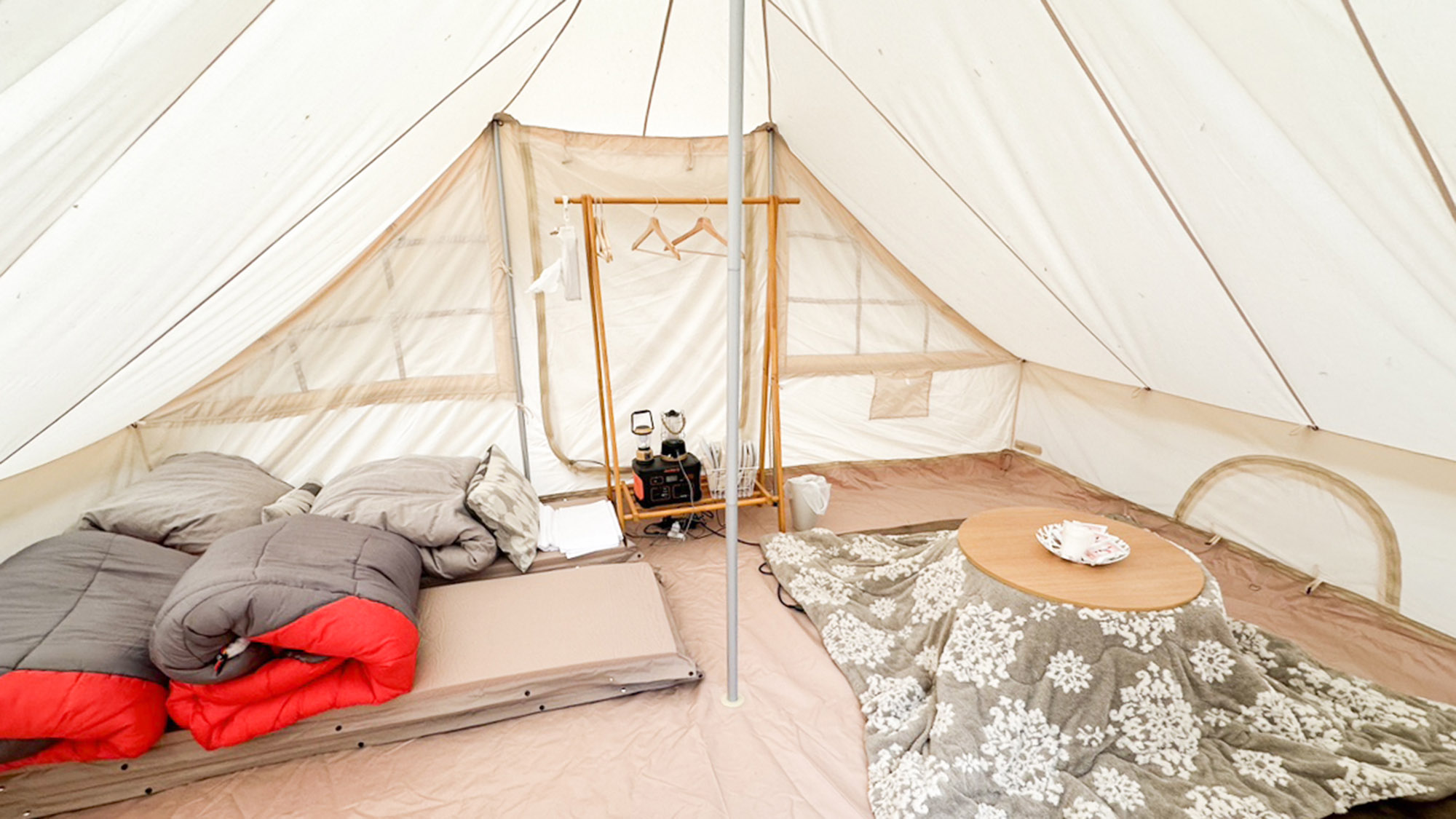・【LINキャンプ キャンパー】ゆとりのあるテント内。4名様までご宿泊可能です