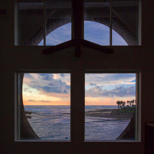 メゾネット/2階窓からの景色。朝日が昇る時間は幻想的なひととき。