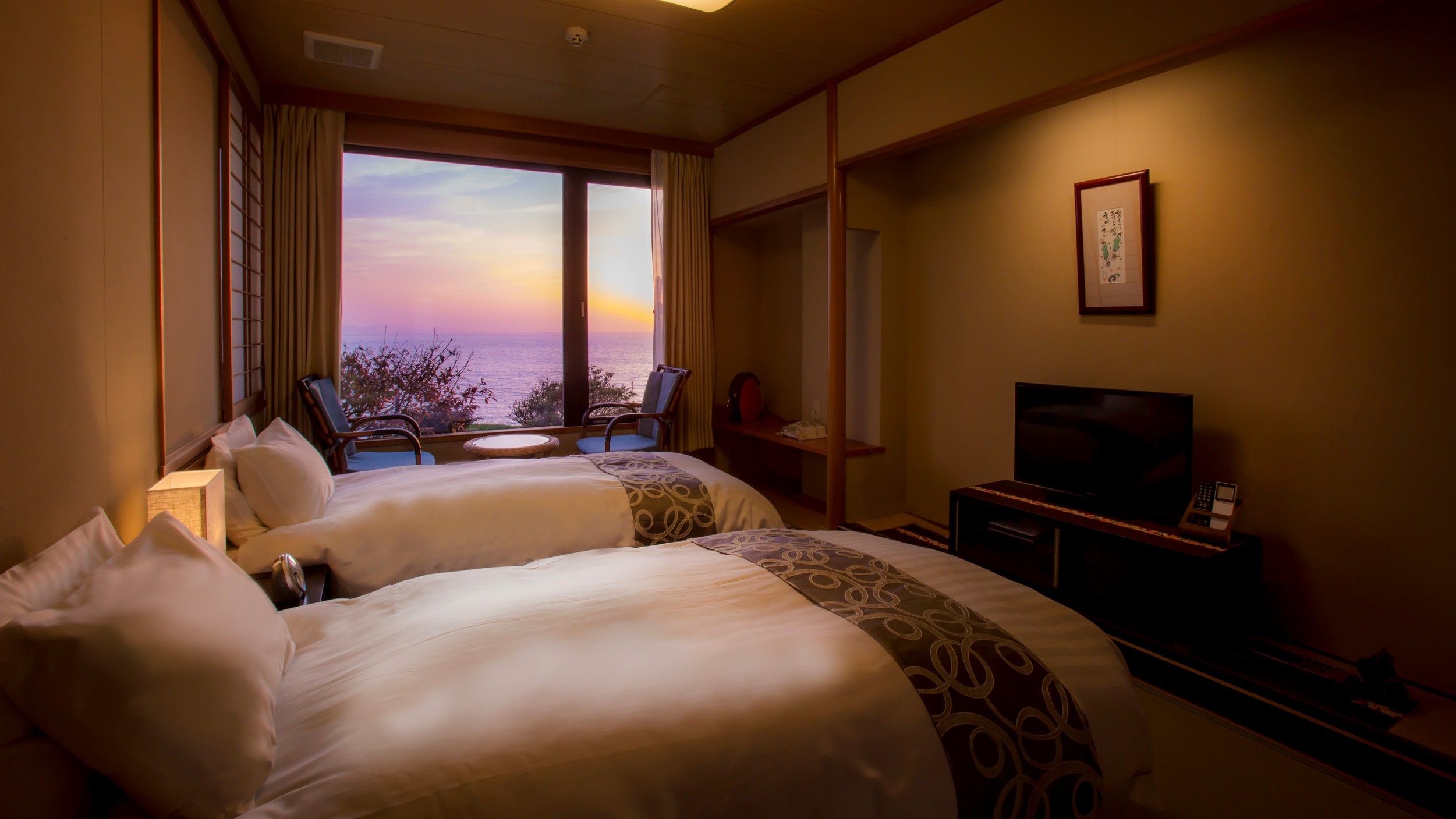【潮亭】海と空・見とれてしまう絶景と会えるツインベッドの部屋