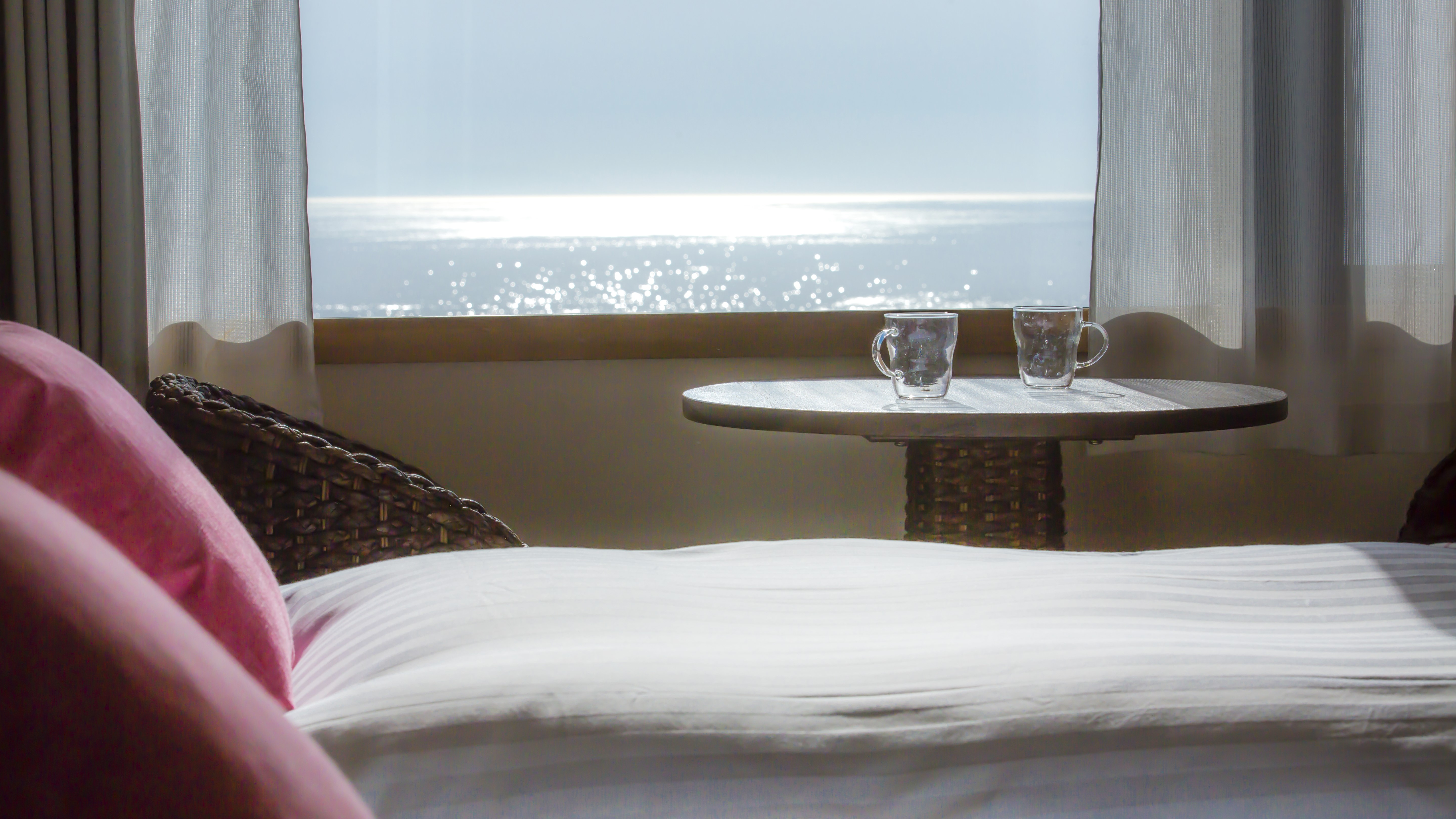 【客室からの眺望】オーシャンビューの客室からは美しい海が一望できます。