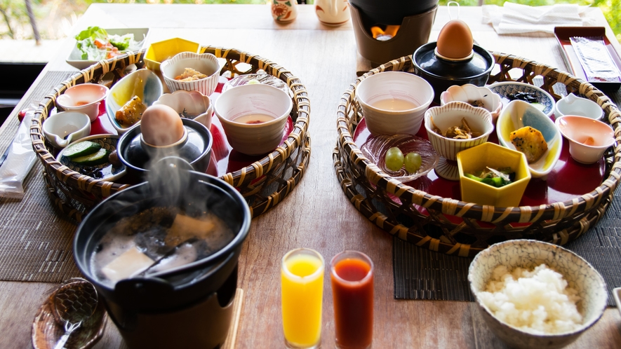 【朝食】間人産の干物や女将の手作り惣菜、丹後のAコシヒカリで、朝から元気の出る朝食！