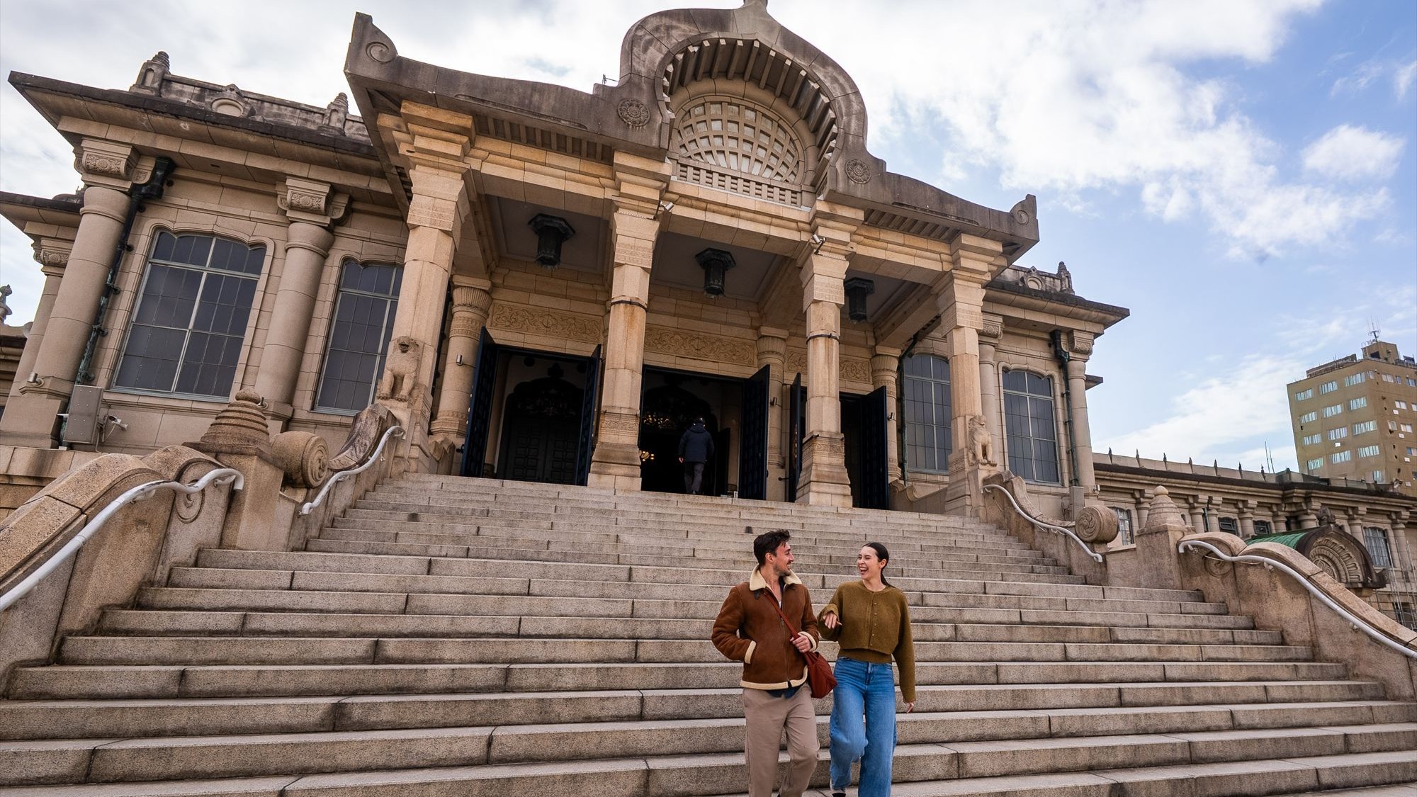 周辺観光｜築地本願寺（徒歩約3分）