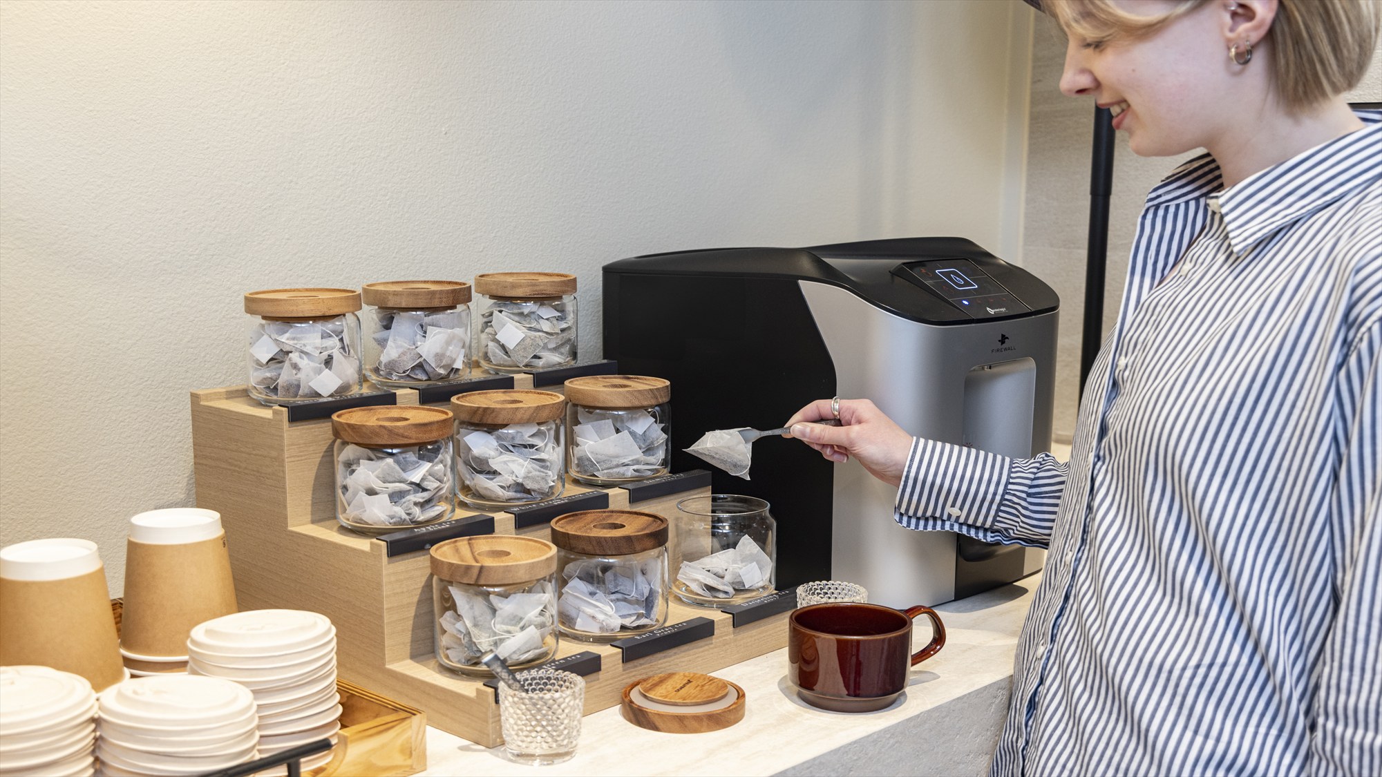 【ロビーラウンジ】