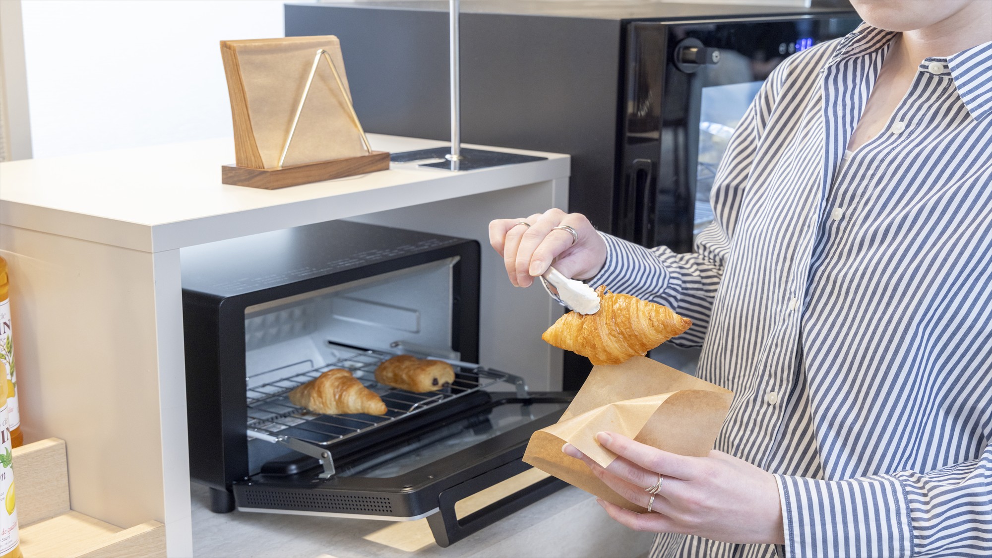 【ロビーラウンジ】