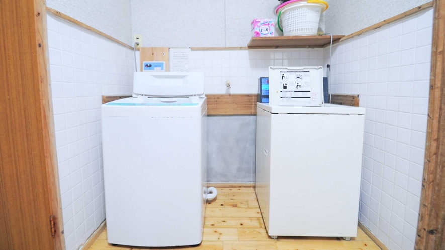 【洗濯機】有料でご用意しております。(左)7kg300円、(右)4.5kg200円