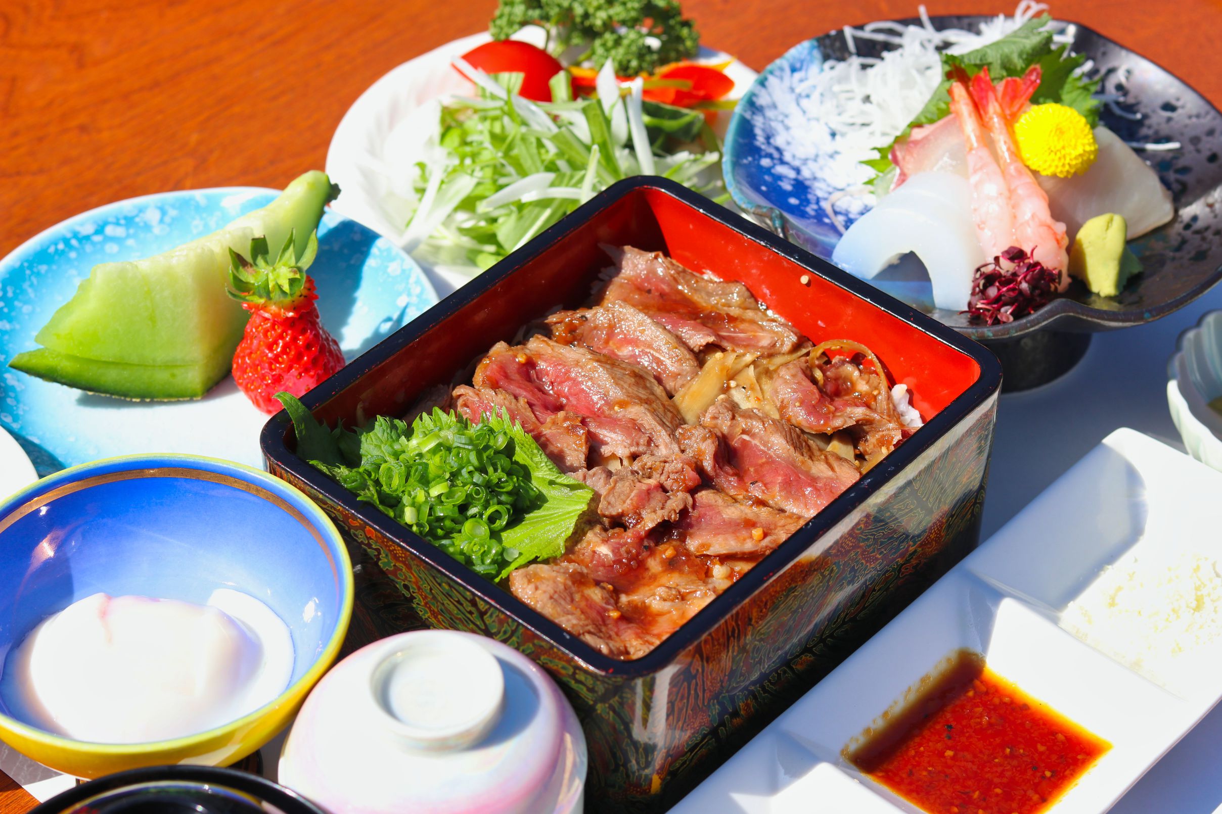 【グルメプランB】熊本名物あか牛重に舌鼓♪　阿蘇あか牛重膳　夕食・朝食お部屋食