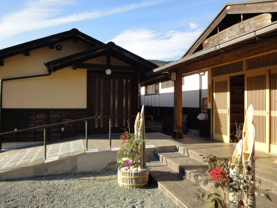 【グレードアップ】夕食２品追加が嬉しい♪季節会席　フローリング内湯付き　夕食・朝食お部屋食
