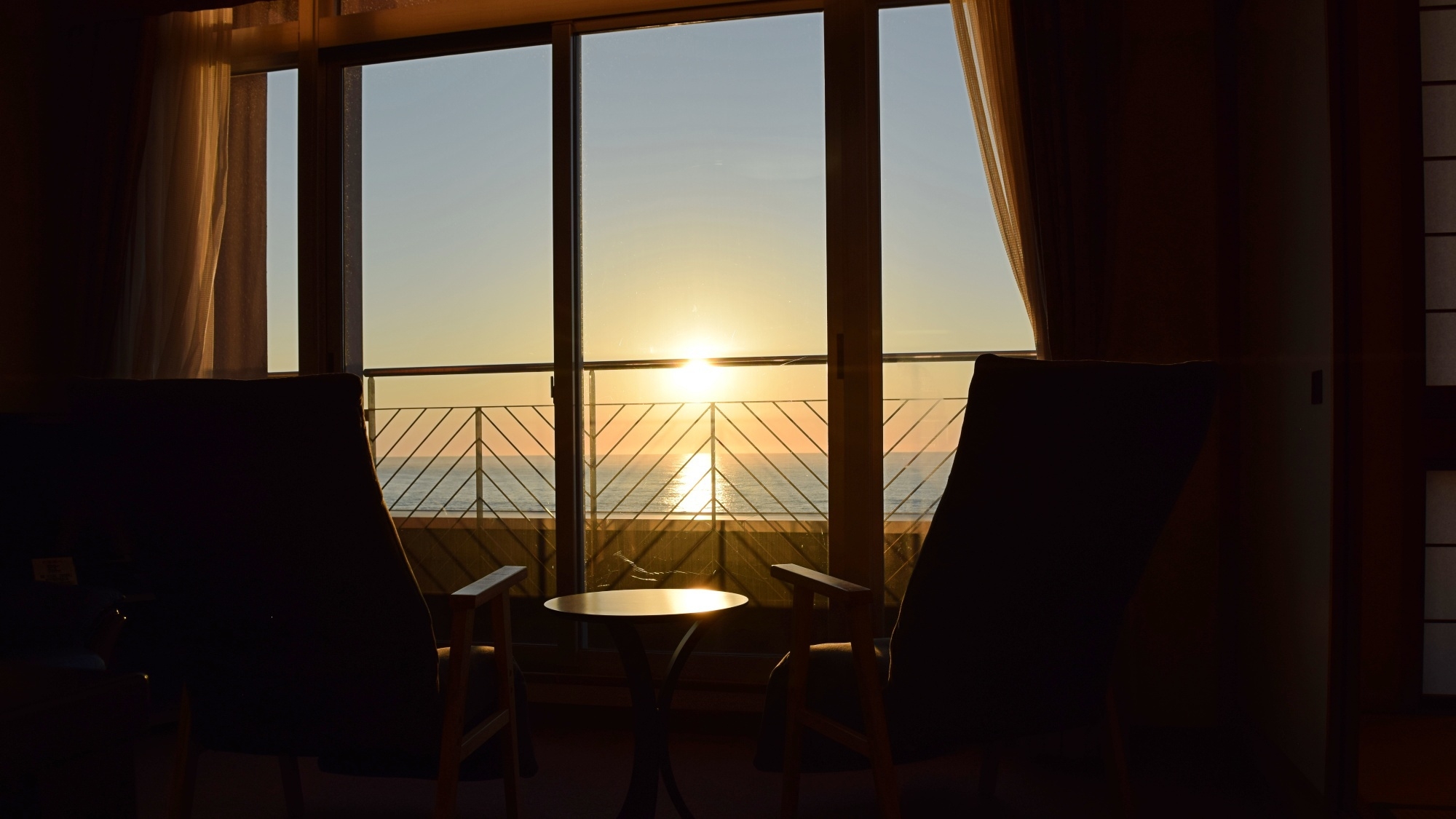 【サンセット×特別室】海へ沈む夕日を愉しむ6大特典付│料理長おすすめ会席【夕朝食付】