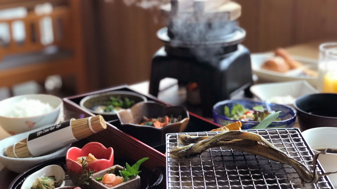 【朝食付】カラダに優しいお魚メインの和食膳！おひとり様ずつ釜炊きのお米でご提供