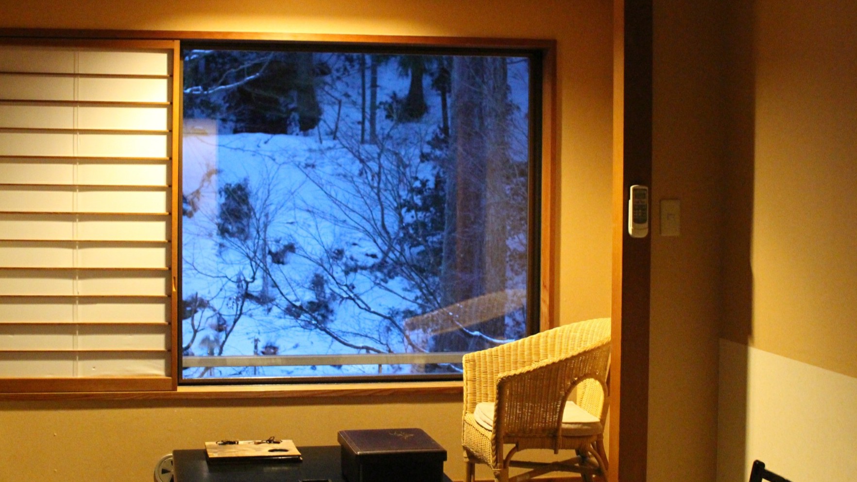 少し目線の高いお庭側8帖3階「水仙」「牡丹」「撫子」「雪椿」