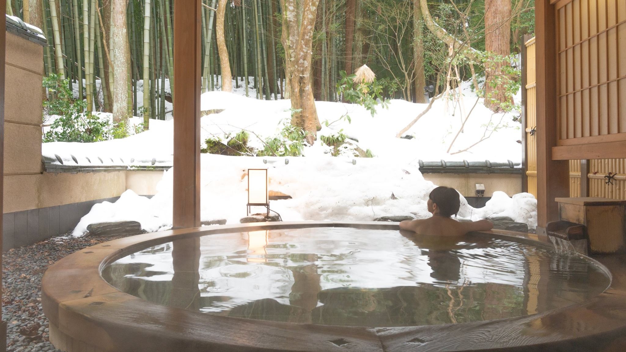 温度は春夏は40℃、秋冬は42℃弱くらいに加温しています