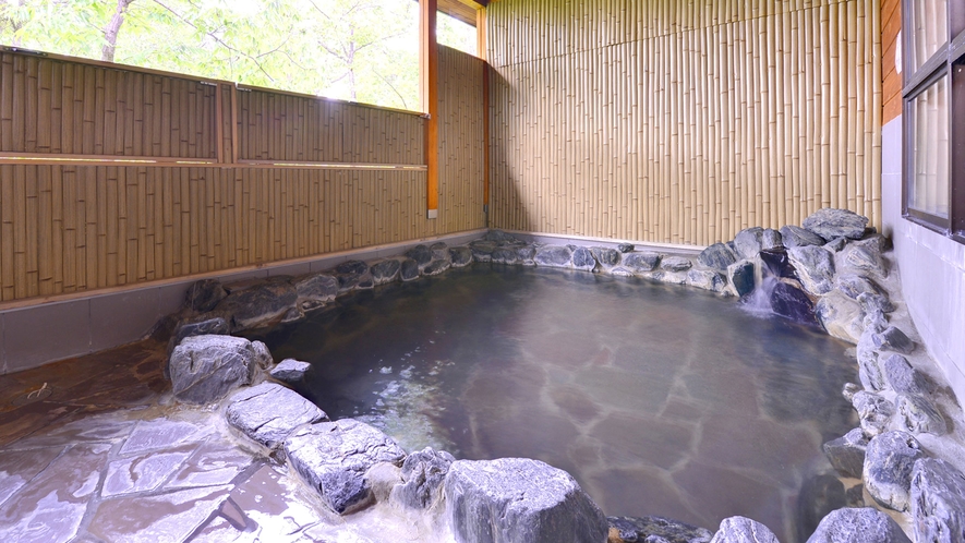 *周辺施設【たかつえ温泉 白樺の湯】冬はスキーの後に、夏は登山やゴルフの後に、ぜひご利用ください。