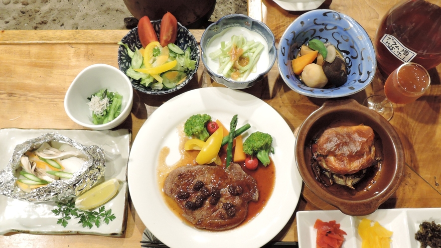 *【夕食一例】会津の郷土料理や炉端料理（和定食）をお楽しみ下さい。