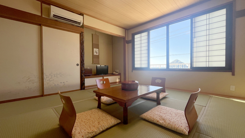 小さな漁師町の海辺のお宿。