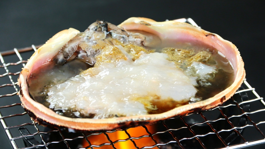 ★昔から変わらない、松喜特製カニの身を入れた甲羅焼き。これが美味しいんです。