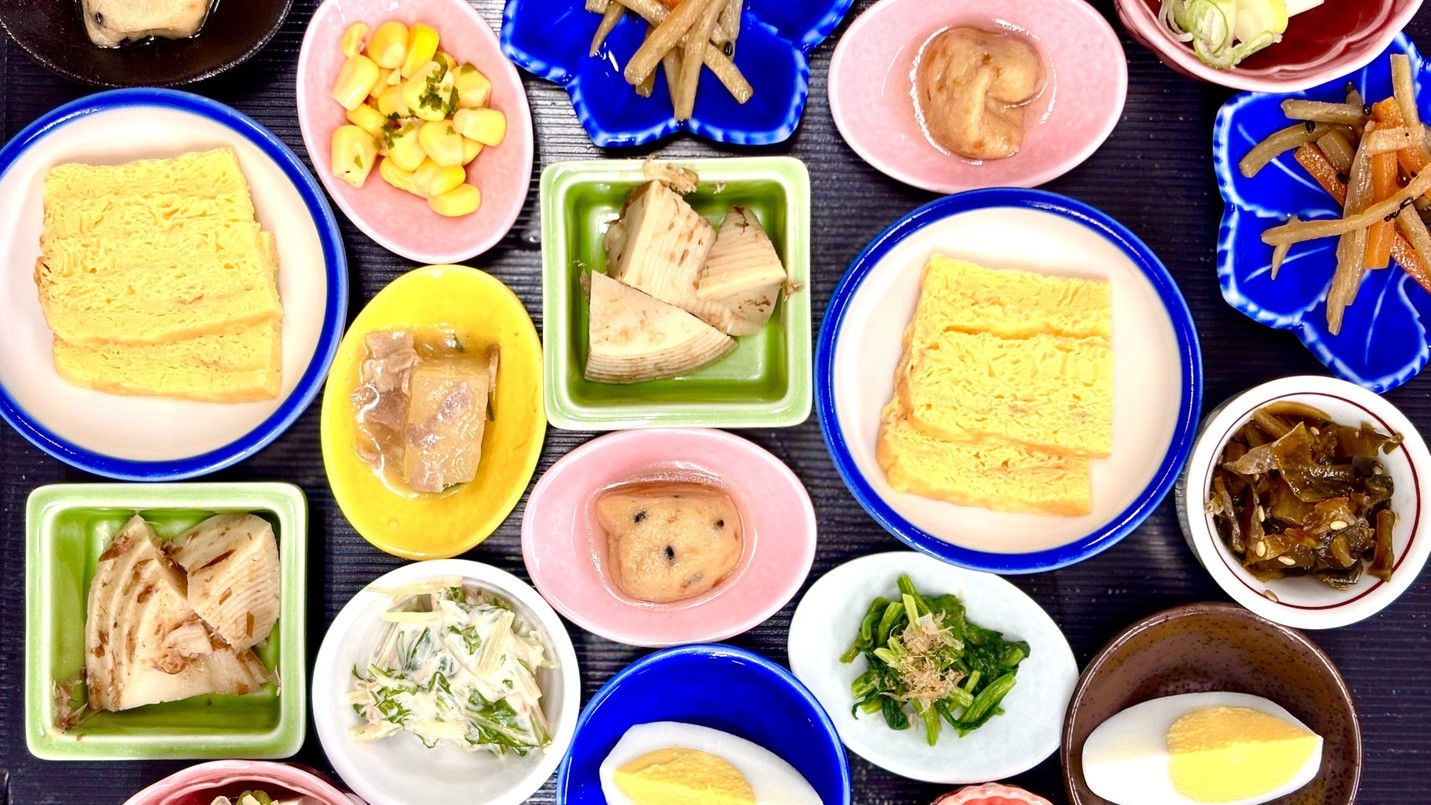 ◆さき楽◆１４日前の予約で５００円割引／女将の手作り小鉢【朝食付プラン】≪エコ清掃≫