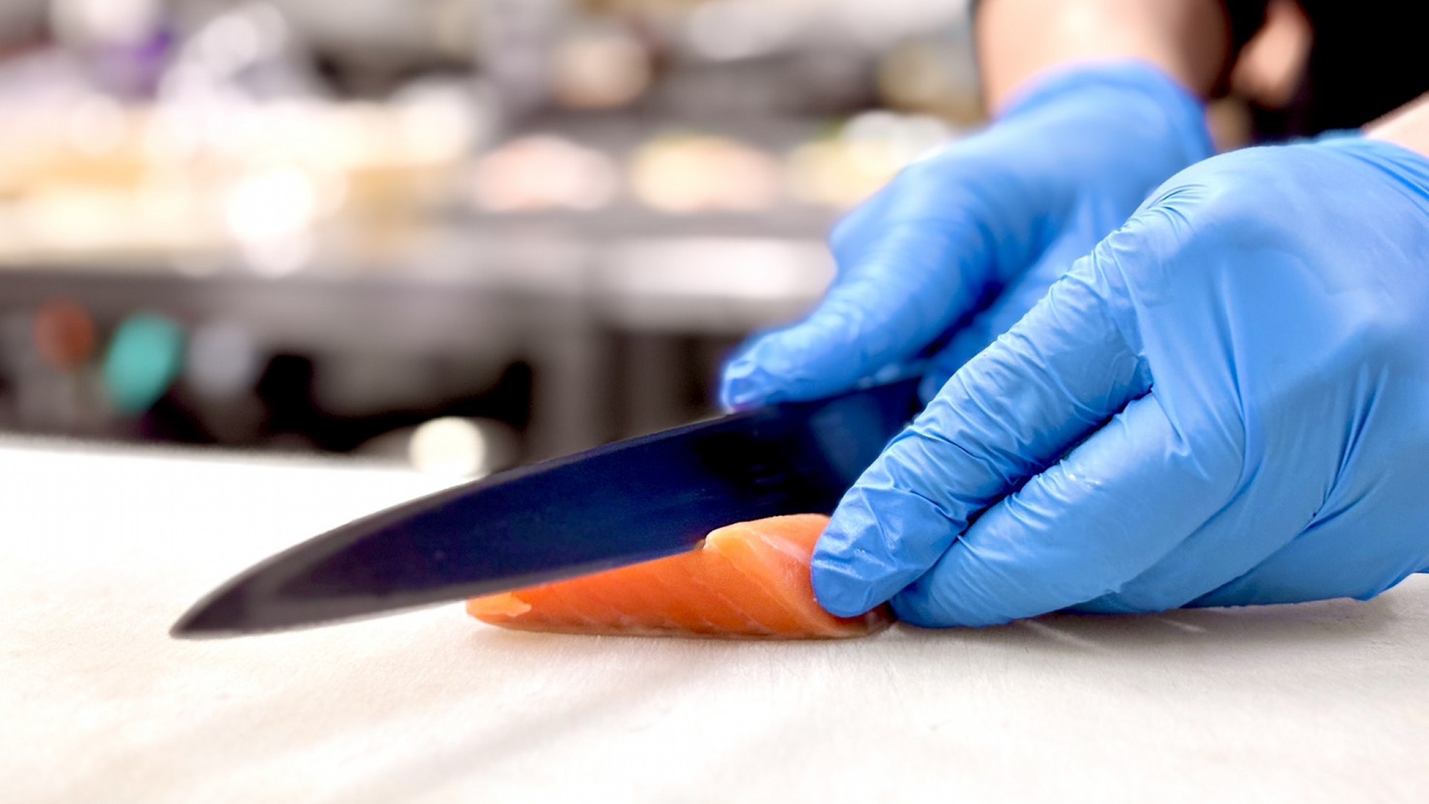 【調理風景】冷凍食品ではなく、手作り料理を通常の３倍時間（手間）を掛けて、提供しております