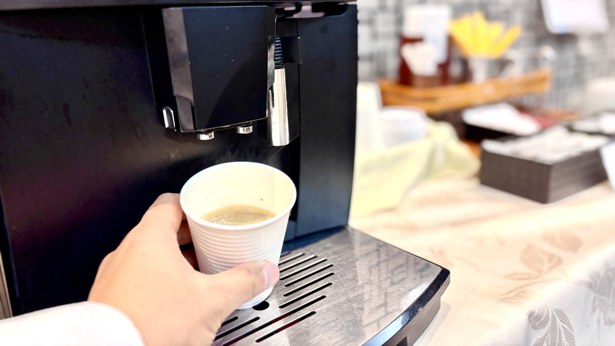 【朝食：バイキング】珈琲はお部屋にも持っていけます。（チェックイン後も提供可能）