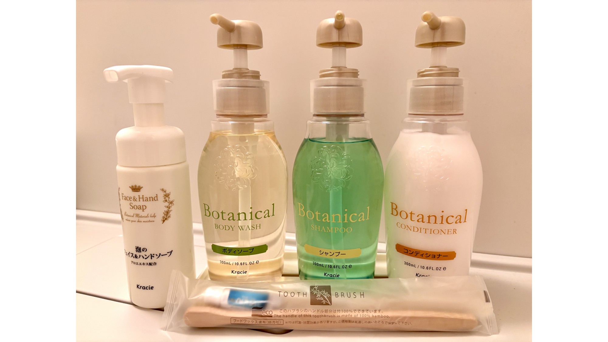 【客室アメニティ】ボタニカルの「シャンプー・ソープ類」と、ハンドソープ、歯ブラシ付き