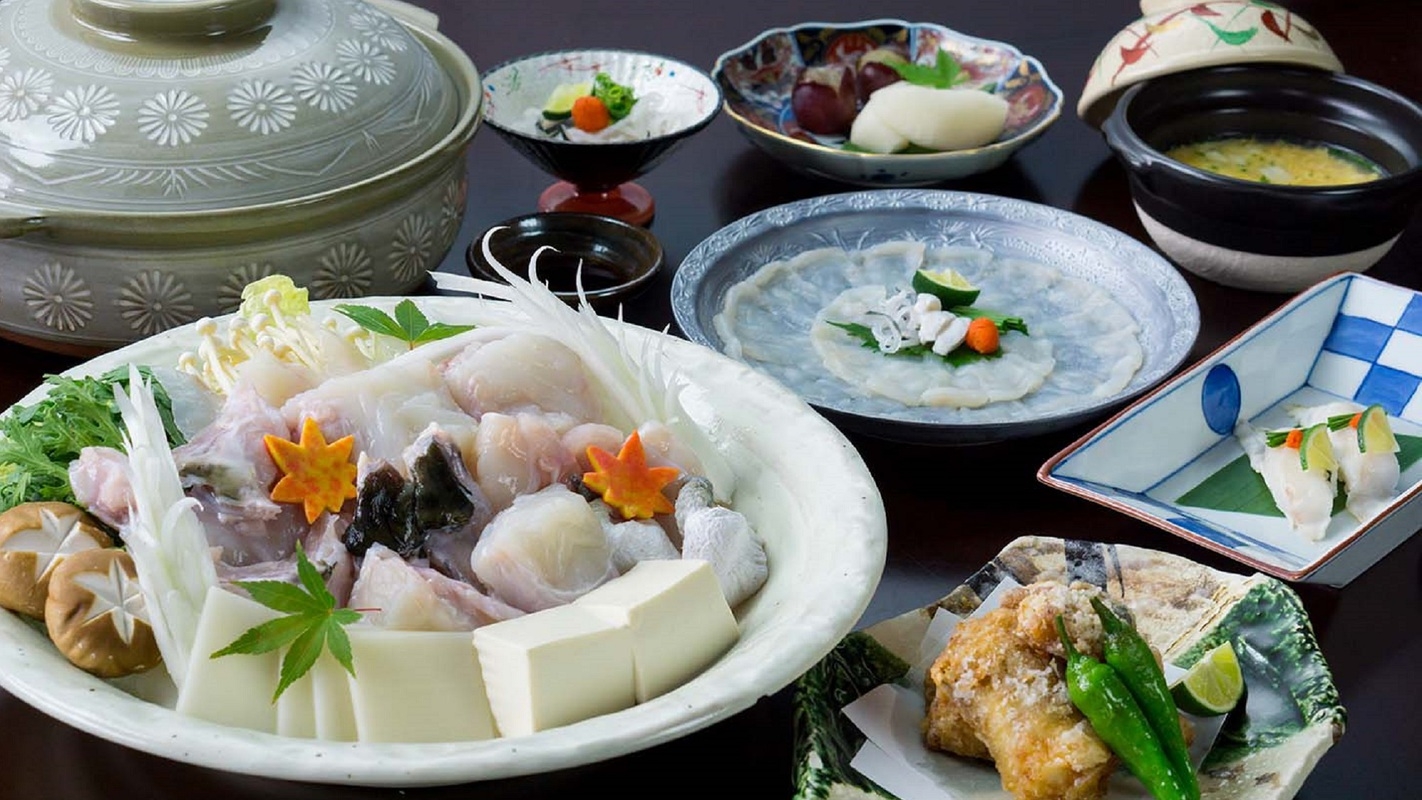 【冬のふぐ鍋コース】てっちり鍋で心も体もホッコリ！〆はうまみたっぷり出汁の雑炊を♪