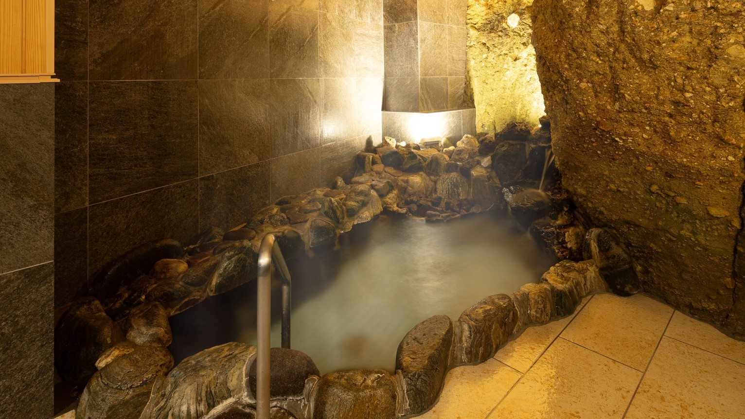 【バイク旅応援・素泊まり】屋根付き駐車場＆貸切温泉で安心ツーリングプラン