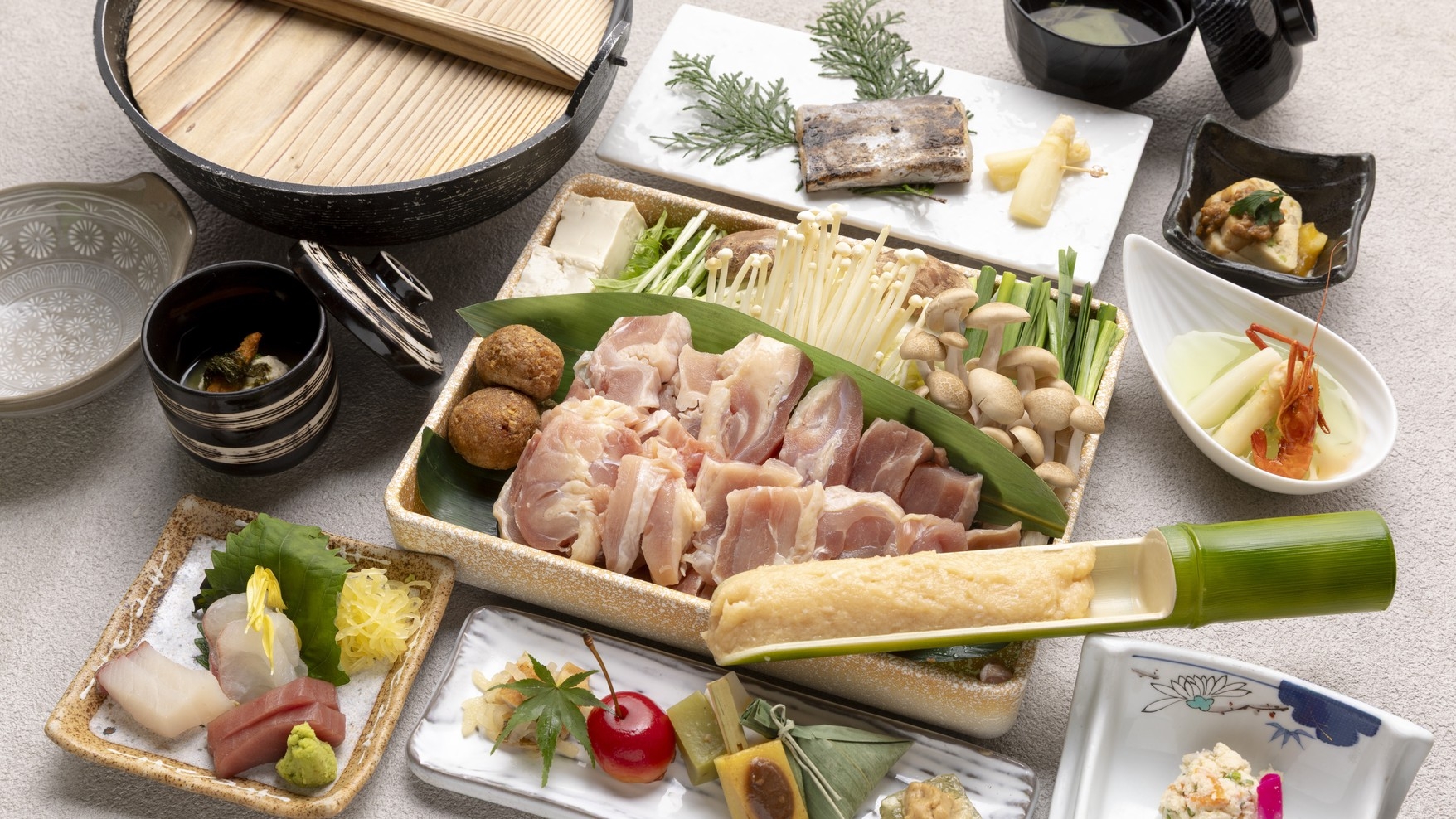 【料理長オススメ】　仙洞名物！地鶏鍋会席プラン〈食事処〉