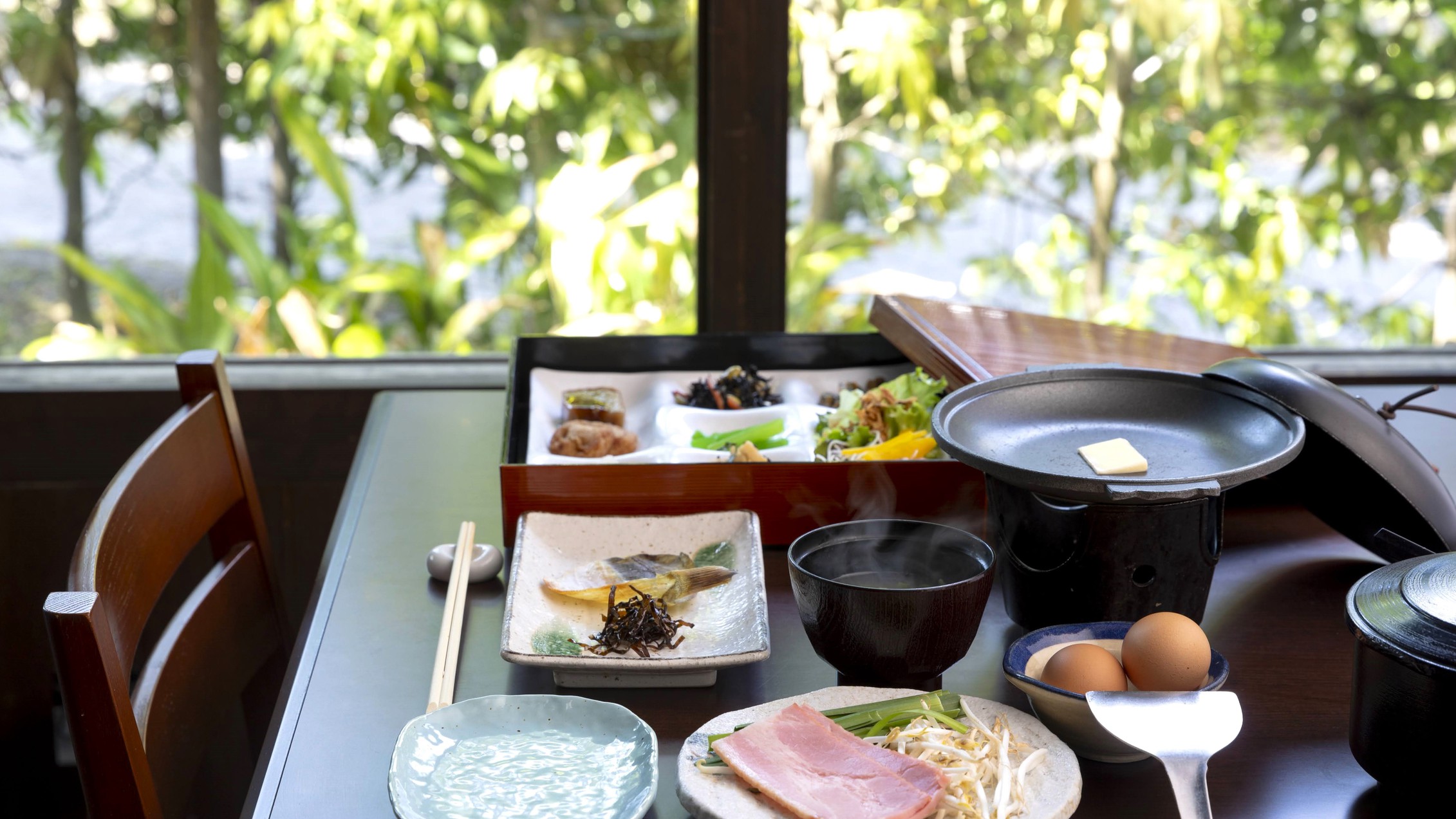 大切な一日のはじまりに、健康でおいしい和食をご用意しております