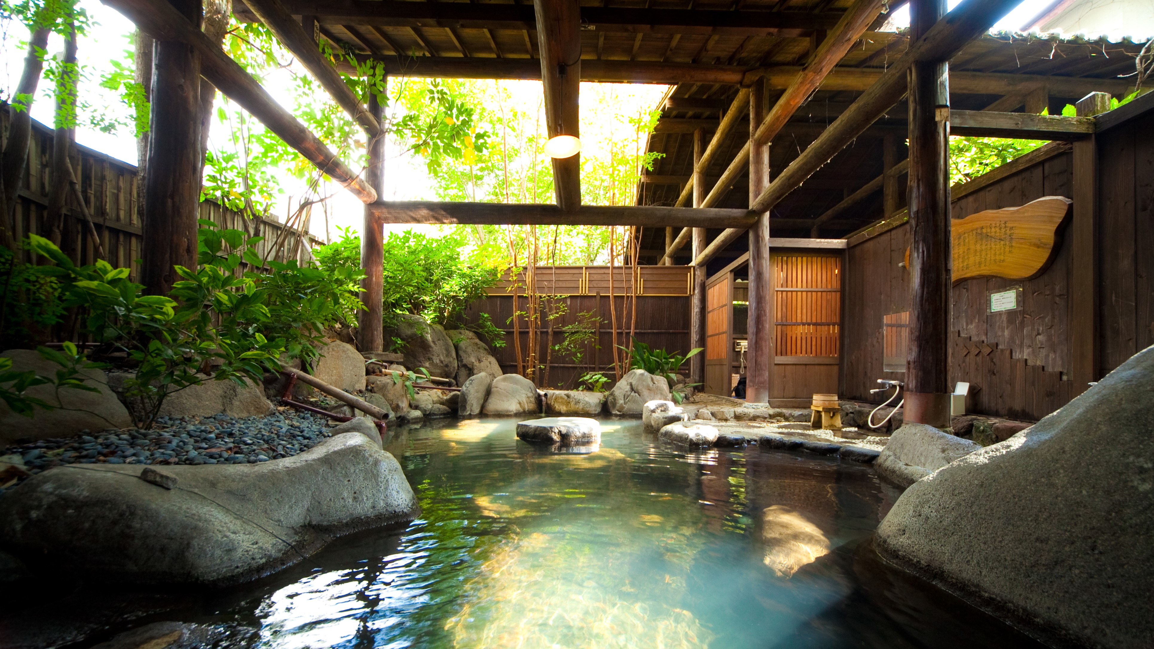 男女別の露天風呂